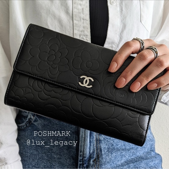 Chanel Camellia wallet - Picture 1 of 12